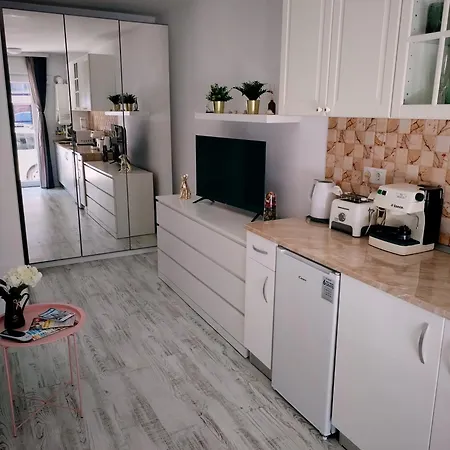 Saturn Rooms * Saturn