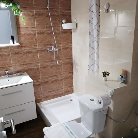 Saturn Rooms * Saturn