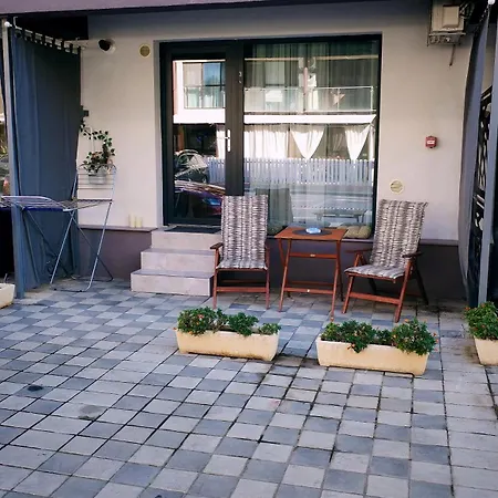 Saturn Rooms * Saturn