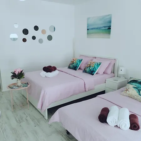 Saturn Rooms Apartmán