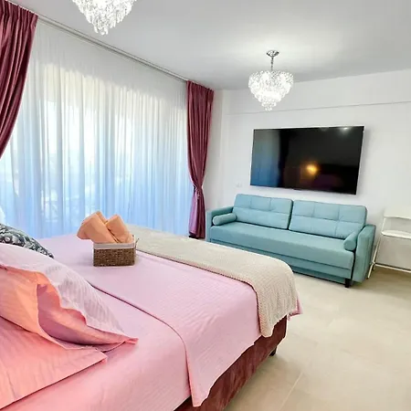 Saturn Rooms *