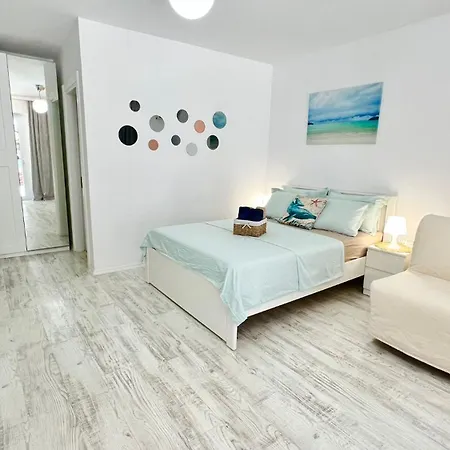 Appartement Saturn Rooms *